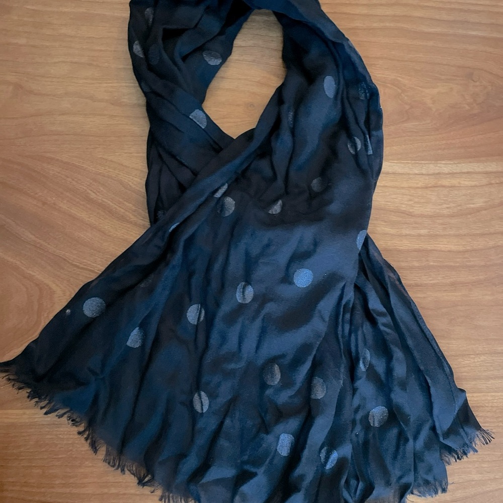 Talbots Crinkle Scarf/Wrap. Navy Blue